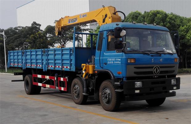 東風小三軸12噸隨車吊圖片 東風小三軸12噸隨車吊圖片