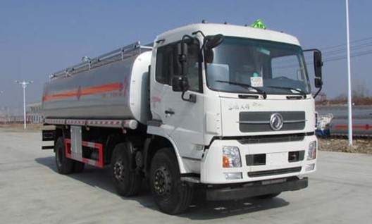 18噸東風(fēng)天錦小三軸油罐車(chē)圖片 18噸東風(fēng)天錦小三軸油罐車(chē)圖片