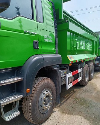 庫存重汽汕德卡后八輪渣土車 庫存重汽汕德卡后八輪渣土車
