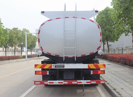 國六東風(fēng)天錦小三軸普通液體運(yùn)輸車圖片 國六東風(fēng)天錦小三軸普通液體運(yùn)輸車圖片