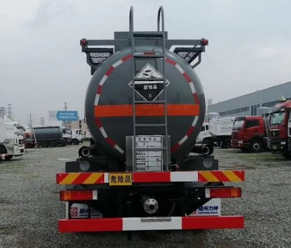 國(guó)六東風(fēng)天龍后八輪腐蝕性物品罐式運(yùn)輸車圖片 國(guó)六東風(fēng)天龍后八輪腐蝕性物品罐式運(yùn)輸車圖片