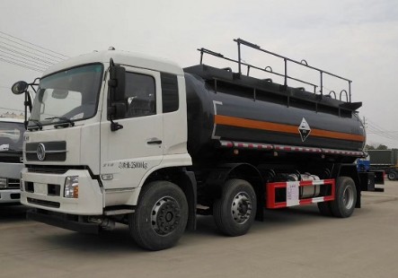 潤(rùn)知星牌SCS5254GFWDFH型東風(fēng)天錦小三軸腐蝕性物品罐式運(yùn)輸車 潤(rùn)知星牌SCS5254GFWDFH型東風(fēng)天錦小三軸腐蝕性物品罐式運(yùn)輸車