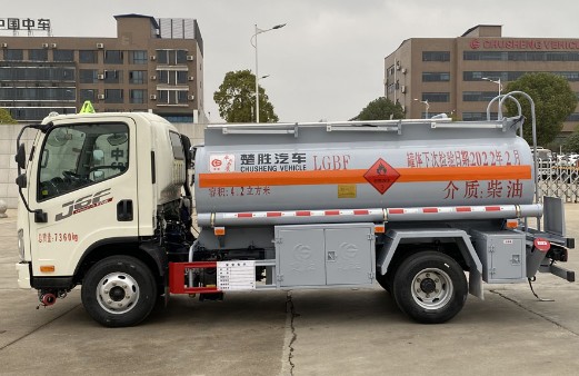 解放4.2方油罐車(chē)_楚勝牌CSC5070GJYC6A型加油車(chē) 解放4.2方油罐車(chē)_楚勝牌CSC5070GJYC6A型加油車(chē)