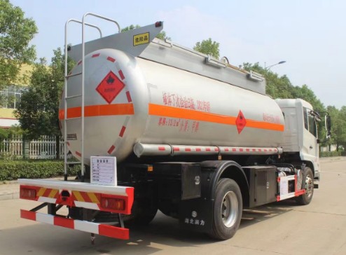 東風天錦單橋13.2方易燃液體罐式運輸車_潤知星牌SCS5181GRYDFH6型易燃液體罐式運輸車 東風天錦單橋13.2方易燃液體罐式運輸車_潤知星牌SCS5181GRYDFH6型易燃液體罐式運輸車